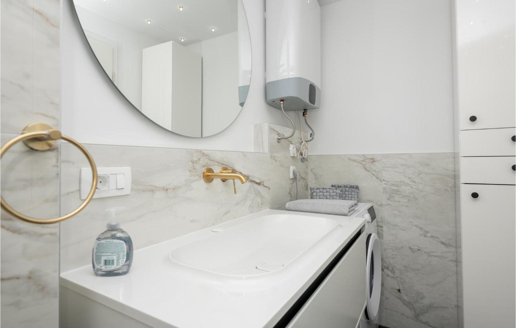 Stunning Apartment In Tucepi With Kitchen Dış mekan fotoğraf