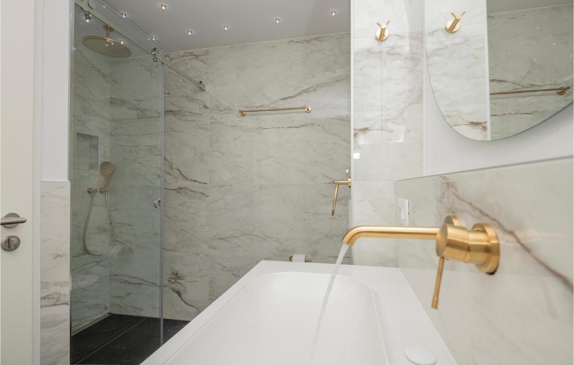 Stunning Apartment In Tucepi With Kitchen Dış mekan fotoğraf