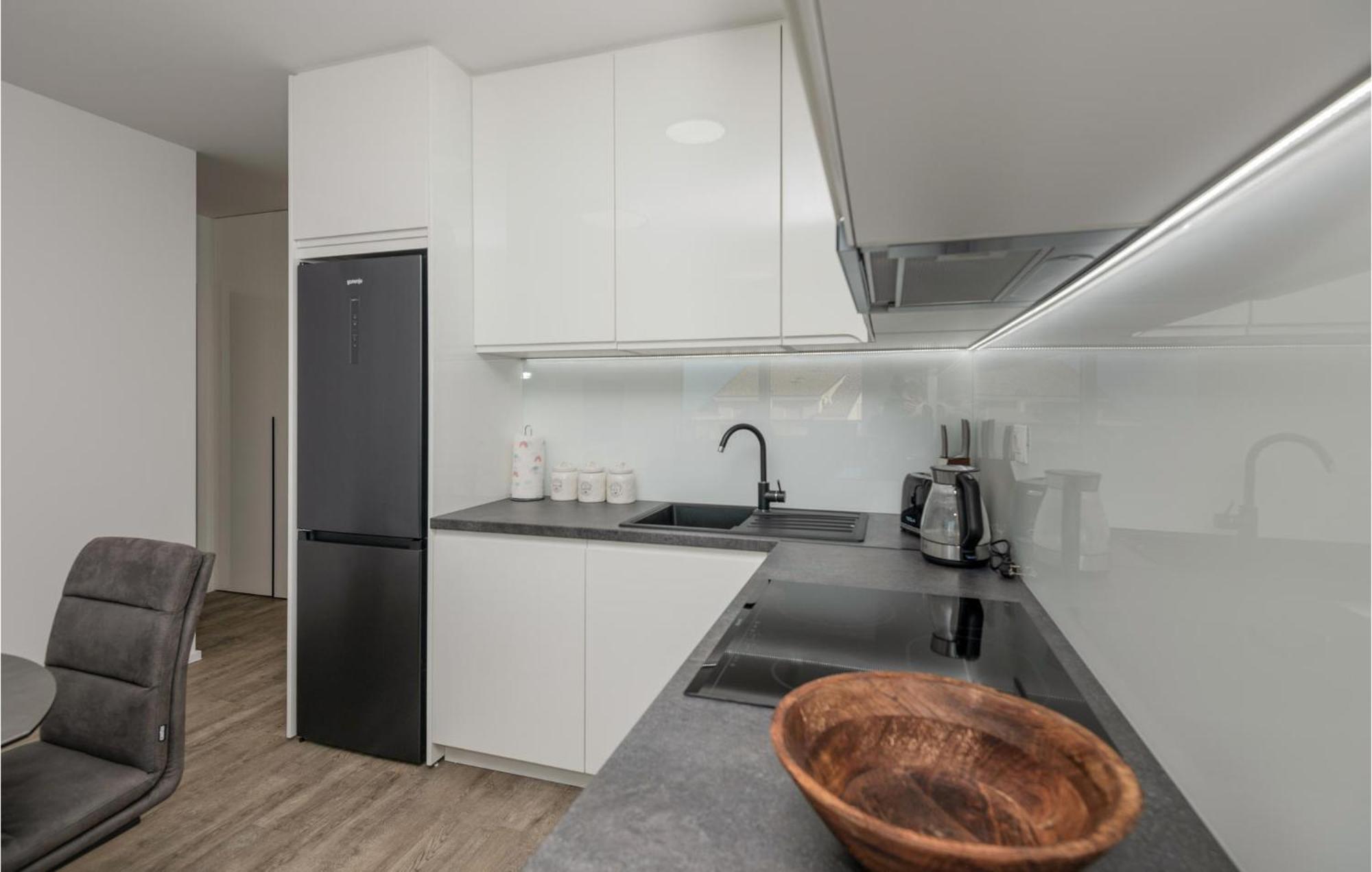 Stunning Apartment In Tucepi With Kitchen Dış mekan fotoğraf